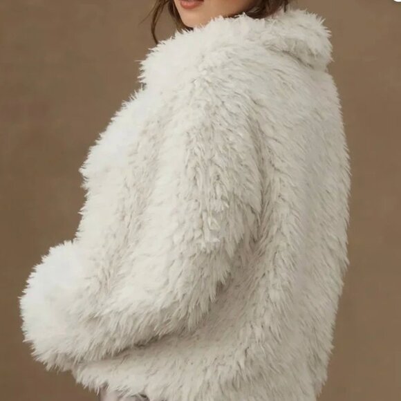 NWT ANTHROPOLOGIE OVERSIZED WHITE FAUX FUR JACKET LARGE - Picture 3 of 5